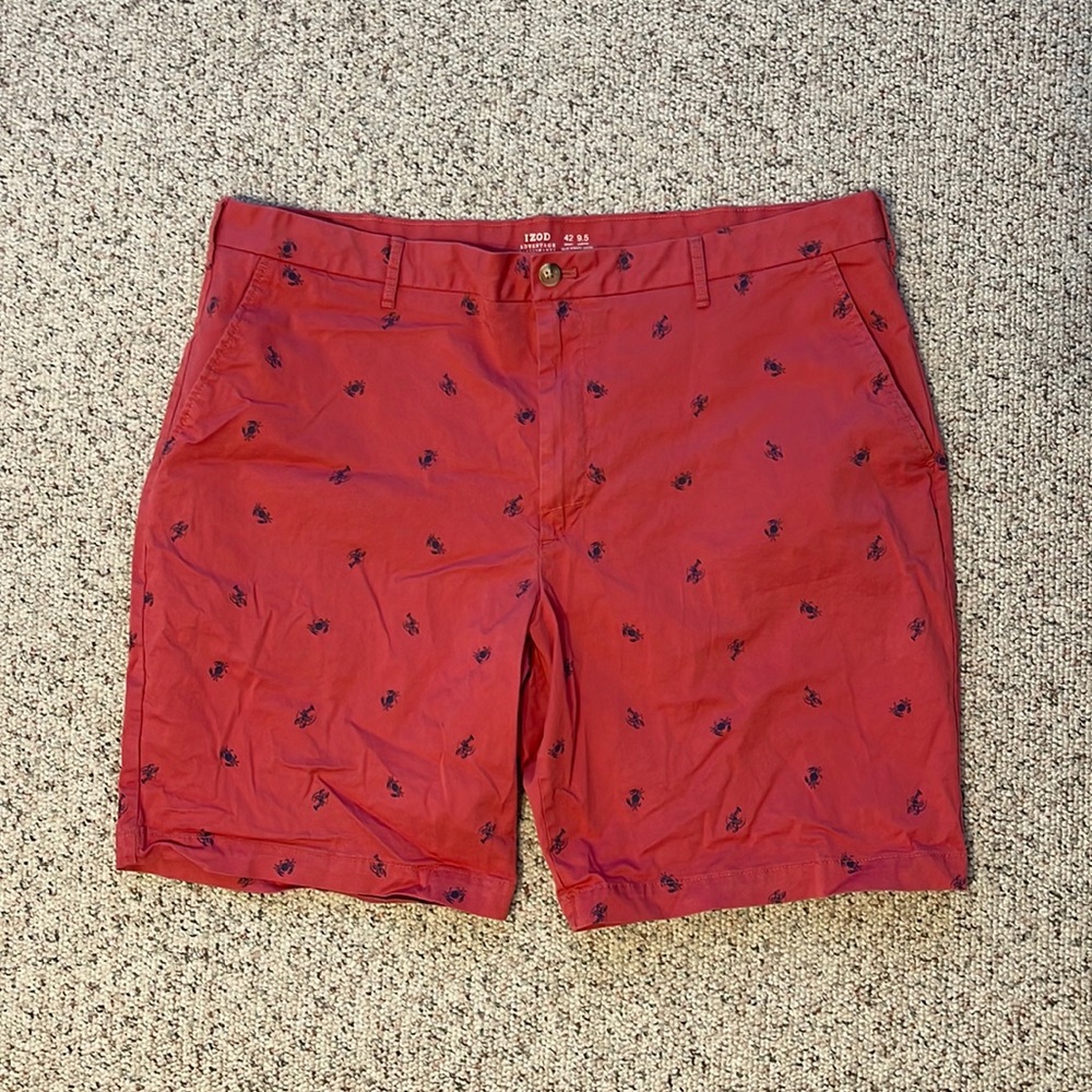 Fun summer Izod flat front shorts. Men’s 42 waist. 9.5 inch inseam